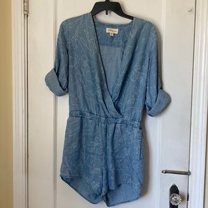 Anthropologie Cloth & Stone Floral Chambray Romper Shorts Size XS
